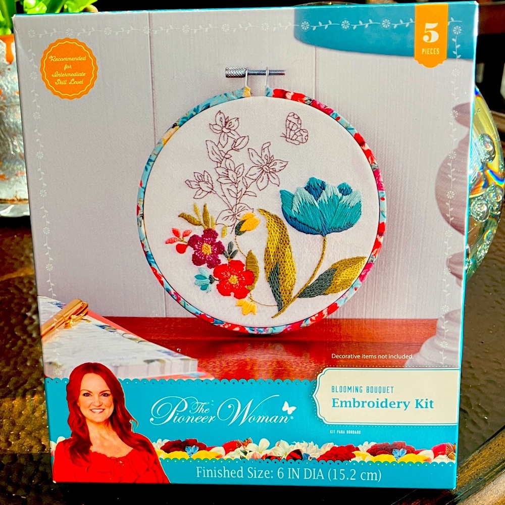 NWT. The Pioneer Woman Embroidery Kit